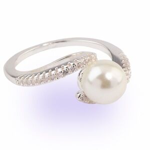 Elegant Silver Pearl Ring